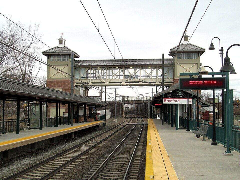 Branford Station — Metro-North