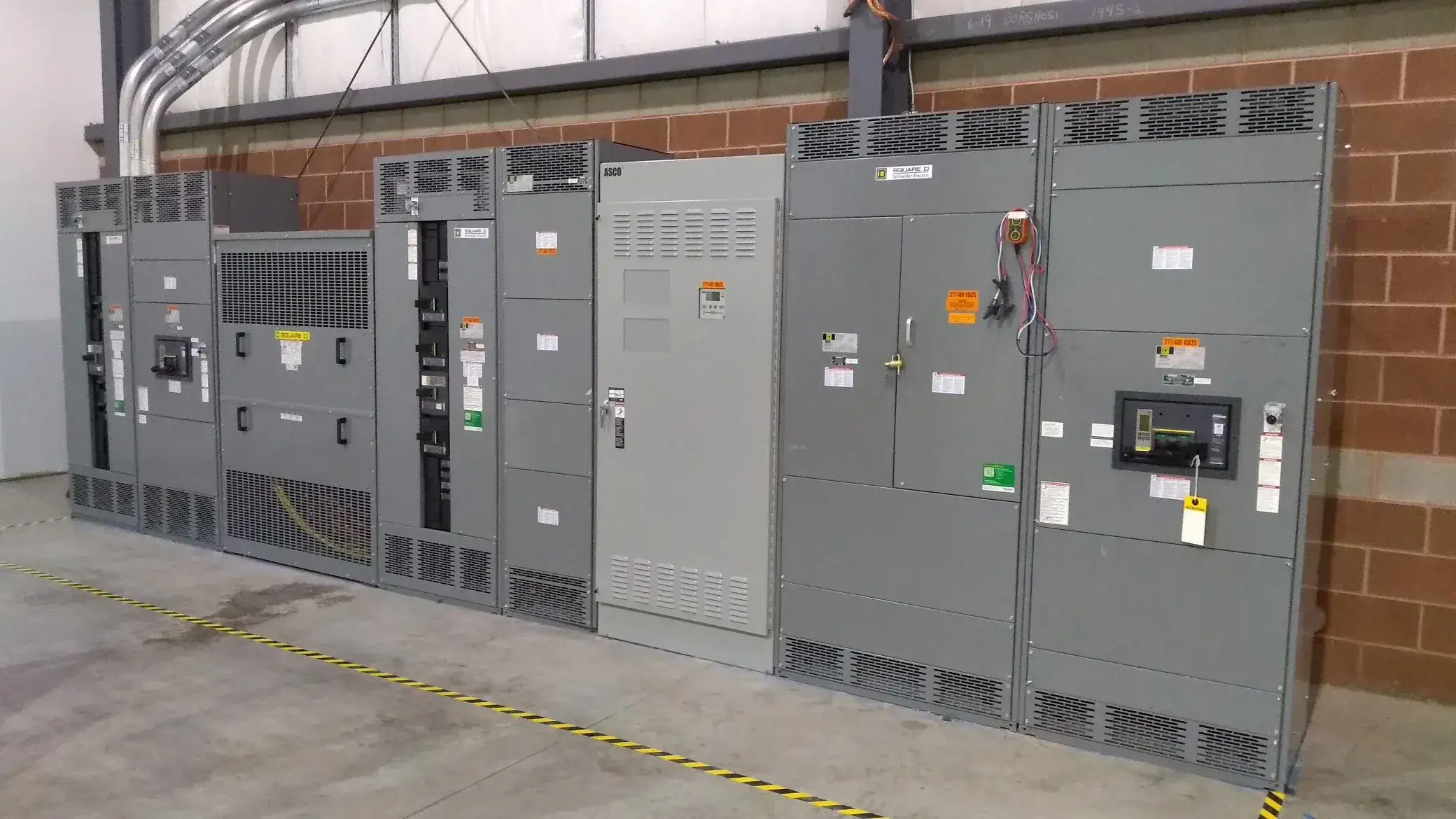 2000A 208V main distribution switchgear