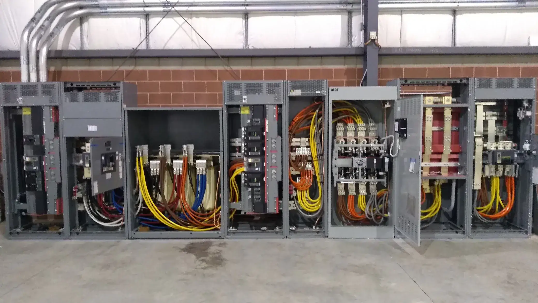 2000A 480V service wiring and terminations