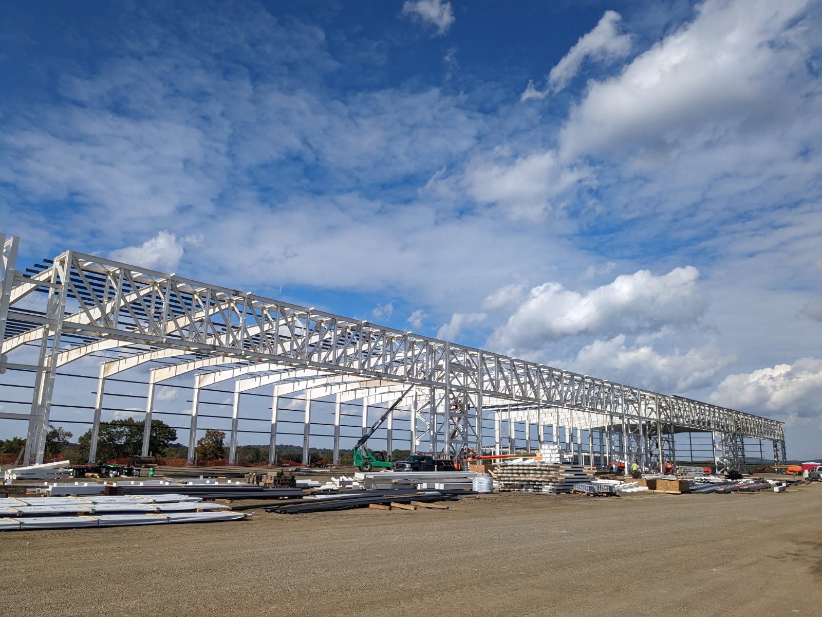 Clay Lacy hangar steel erection